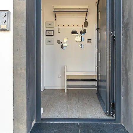 Gafa House - Family And Workplace