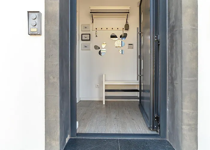 Gafa House - Family And Workplace